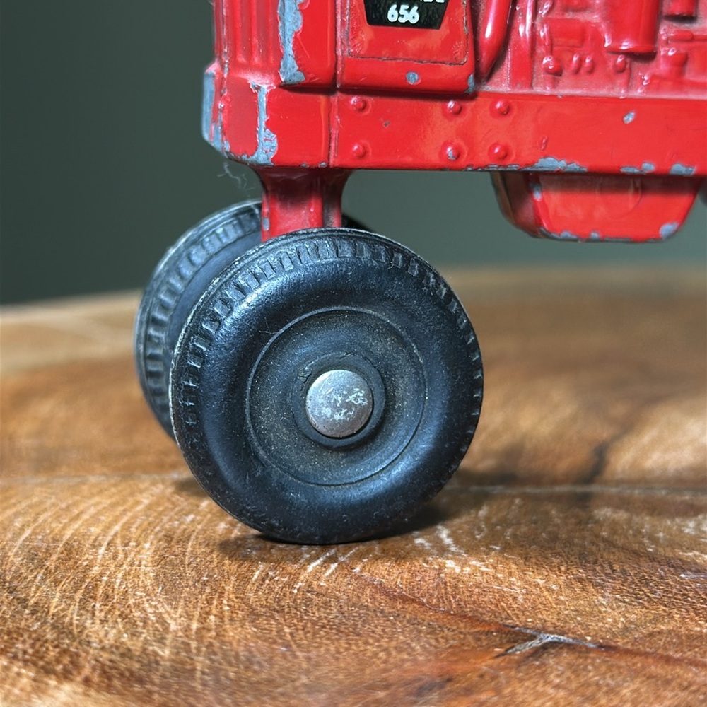 ERTL Vintage International Harvester 656 - Picture 8 of 13
